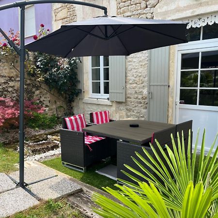 Charmante Charentaise Saint-Jean-dʼAngély Zewnętrze zdjęcie