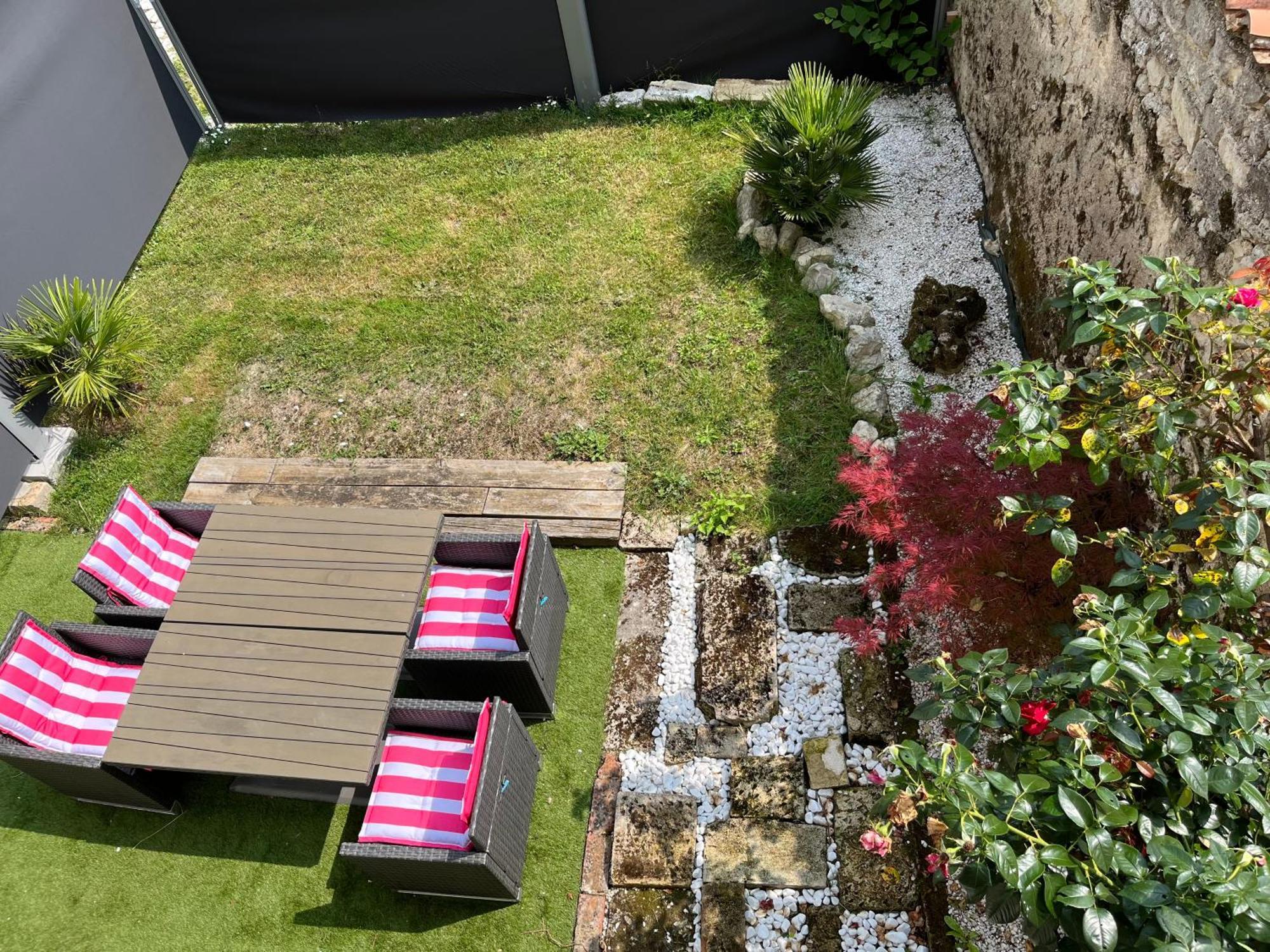 Charmante Charentaise Saint-Jean-dʼAngély Zewnętrze zdjęcie